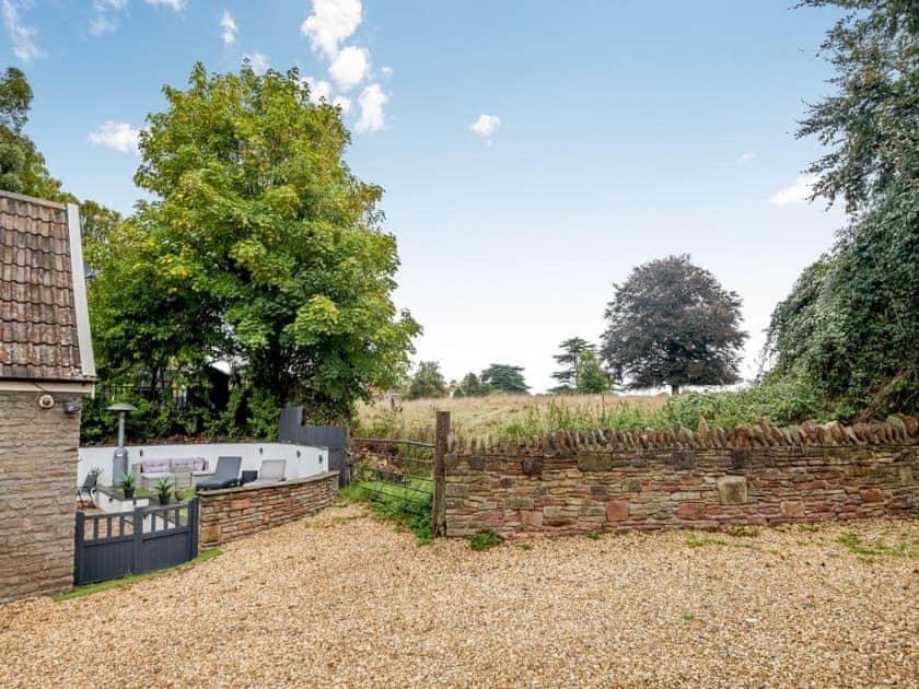 2 Bedroom Cosy Cottage With Hot Tub In Hambrook Close To Bristol City Centre Exteriör bild